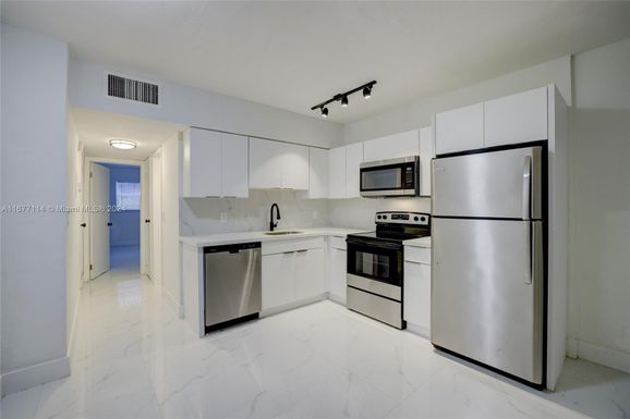 1740 Funston # 11, Hollywood FL 33020