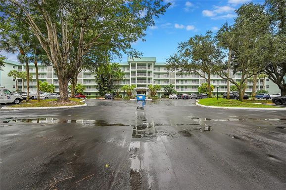 802 Cypress Grove Ln # 309, Pompano Beach FL 33069