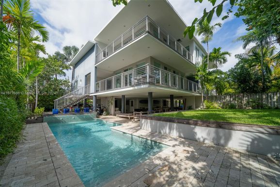 701 Fernwood Rd, Key Biscayne FL 33149