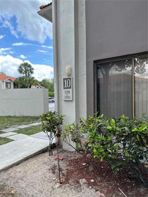 3203 Coral Lake Dr # 3203, Coral Springs FL 33065