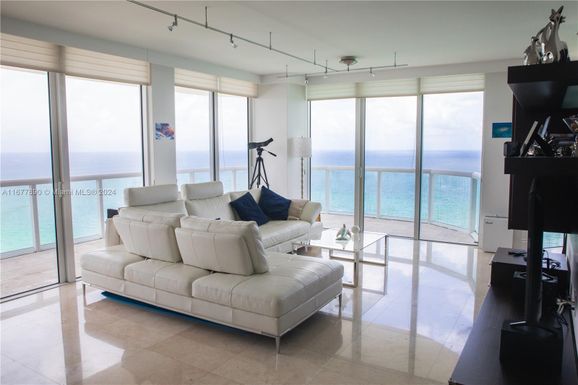 6365 Collins Ave # 3201, Miami Beach FL 33141