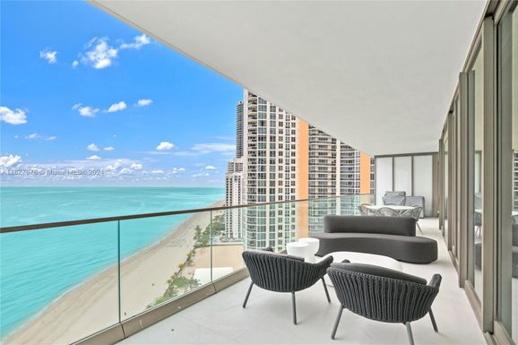 18975 Collins Ave, Sunny Isles Beach FL 33160