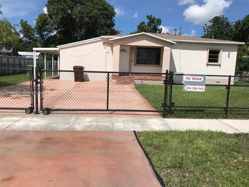 85 W 55th St # 85, Hialeah FL 33012