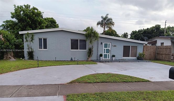 4510 SW 40th St, West Park FL 33023