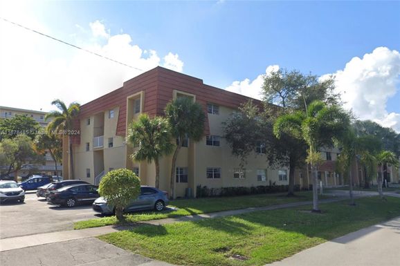 1300 Moffett St # 305, Hallandale Beach FL 33009