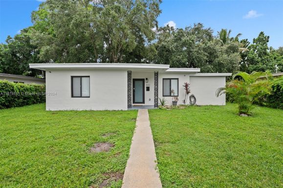 840 NE 143rd St, North Miami FL 33161