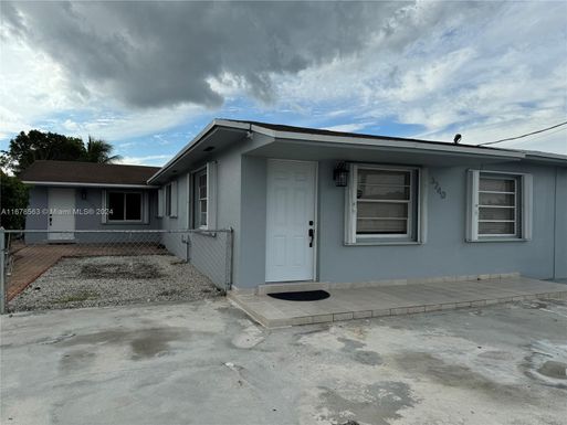 3240 SW 90th Ave, Miami FL 33165