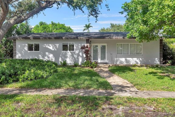 2220 N 51st Ave, Hollywood FL 33021