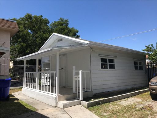 226 SW 15th Ave Rear, Miami FL 33135