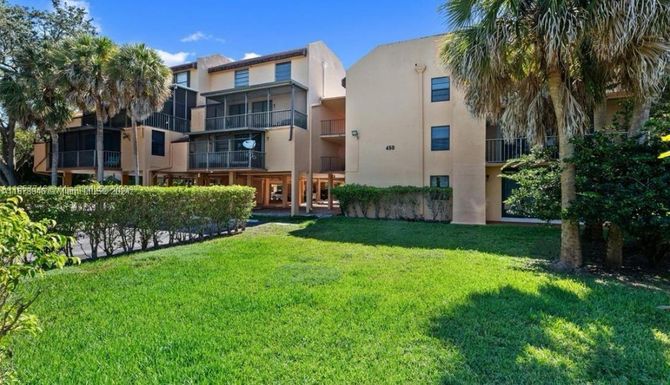 450 Commodore Dr # 310, Plantation FL 33325