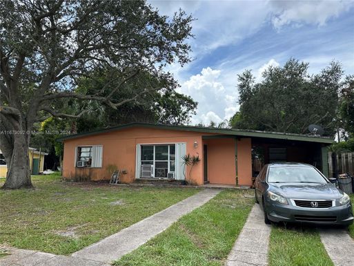 150 SE Castana Ct, Port St. Lucie FL 34983