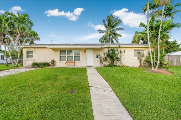 19735 SW 101st Ave, Cutler Bay FL 33157