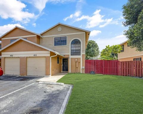 411 NW 103rd Ter, Pembroke Pines FL 33026