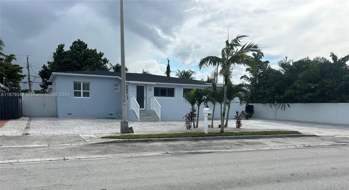 230 E 56th St, Hialeah FL 33013