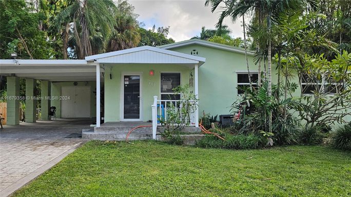 70 NW 158th St, Miami FL 33169