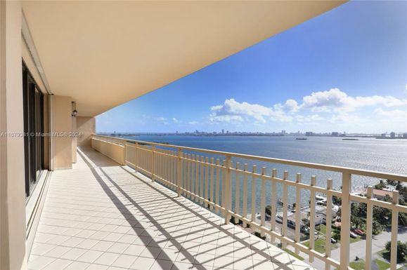 11113 Biscayne Blvd # 2051, Miami FL 33181