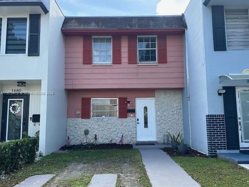 1682 W 74th St # 1682, Hialeah FL 33014