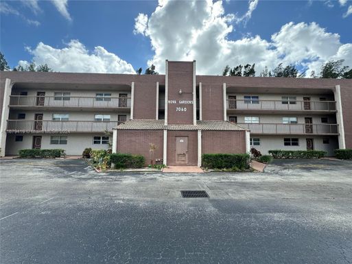 7060 Nova Dr # 306C, Davie FL 33317