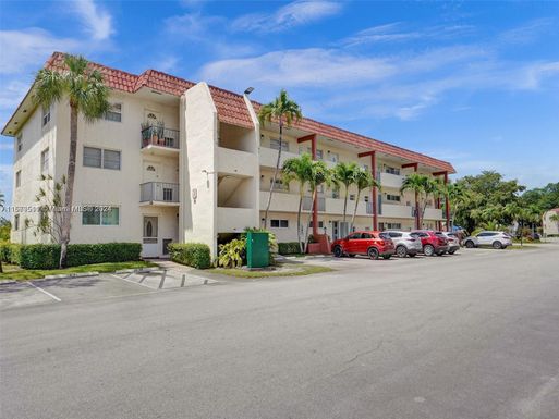 411 S Hollybrook Dr # 207, Pembroke Pines FL 33025