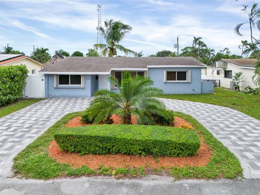 2321 N 69th Way, Hollywood FL 33024