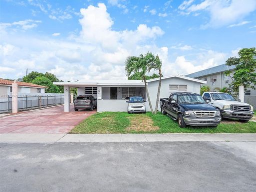 45 W 37th St, Hialeah FL 33012