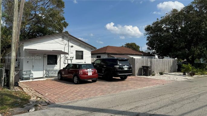 443 Kern St, West Palm Beach FL 33405