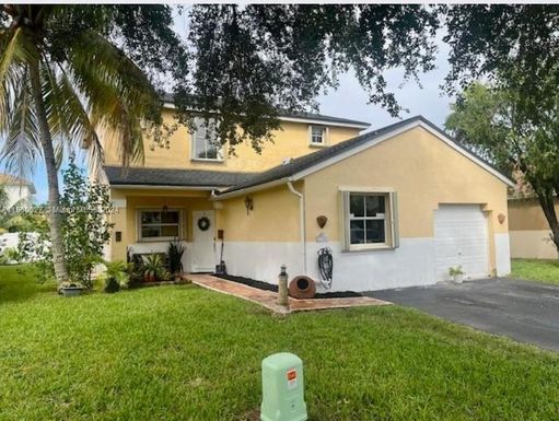 174 NW 207th Ter, Pembroke Pines FL 33029