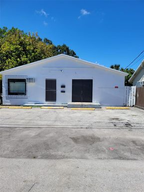 2339 Hayes St, Hollywood FL 33020