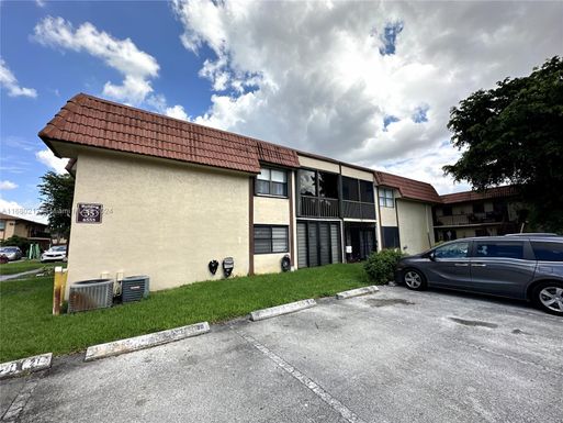 6555 W 26th Dr # 35, Hialeah FL 33016