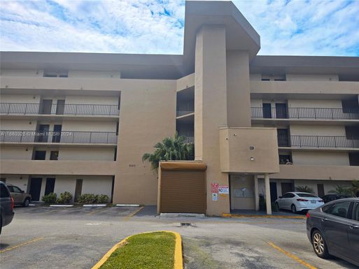 840 NW 87th Ave # 204, Miami FL 33172