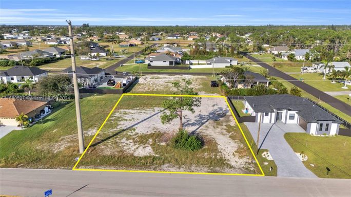 2206 N EL Dorado Blvd, Cape Coral FL 33993