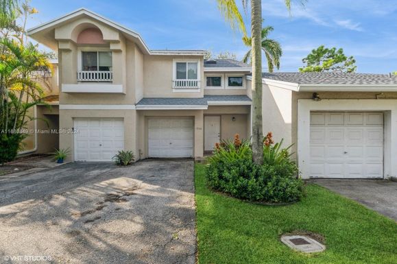 1950 E Discovery Cir E, Deerfield Beach FL 33442