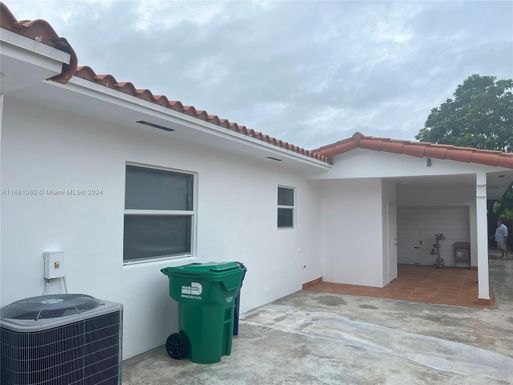 8883 SW 27th St # 3, Miami FL 33165