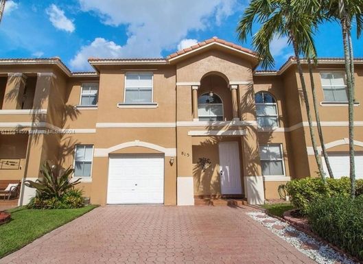 815 NW 135th Ter, Pembroke Pines FL 33028