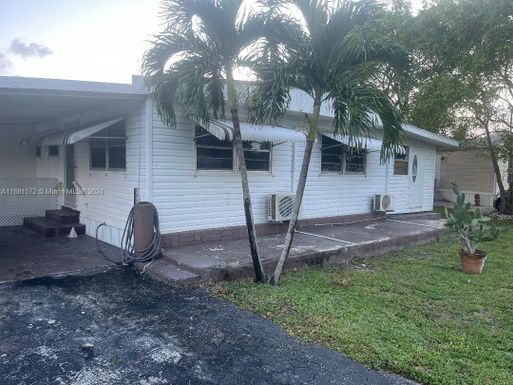 3510 SW 32 ST st, Davie FL 33314