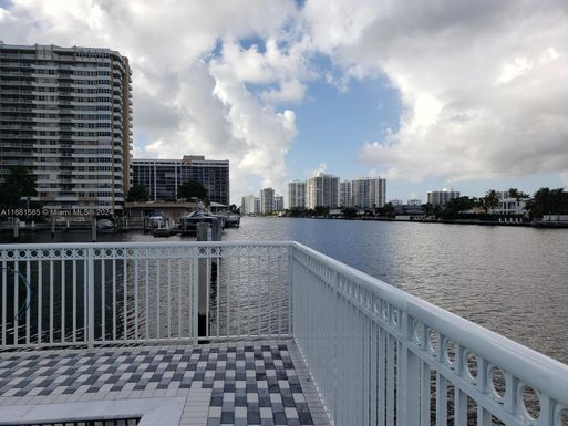 1913 S Ocean Dr # 422, Hallandale Beach FL 33009