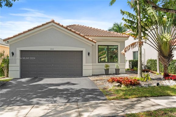 1063 Bluewood Ter, Weston FL 33327