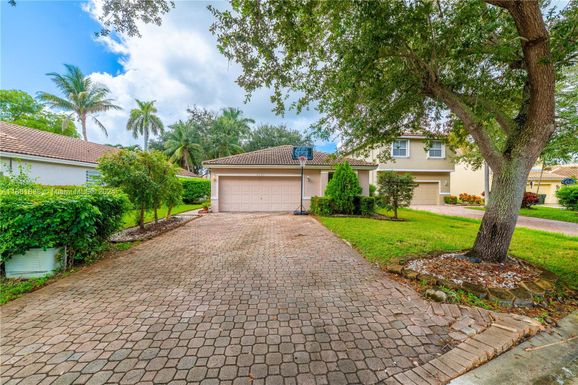 4925 NW 54th Ave, Coconut Creek FL 33073