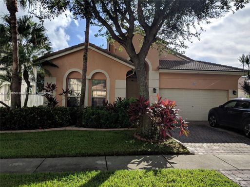 7364 NW 19th Ct, Pembroke Pines FL 33024