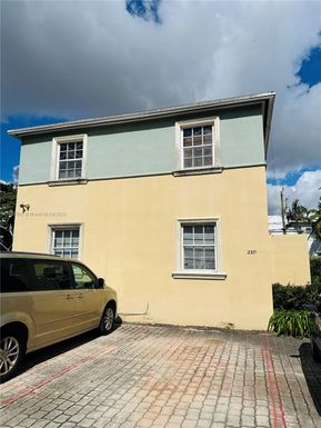 2371 SW 27th St # 4, Miami FL 33133