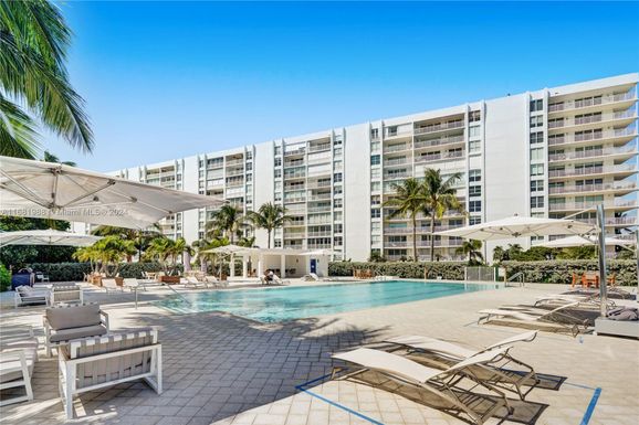 611 Ocean Dr # 2E, Key Biscayne FL 33149