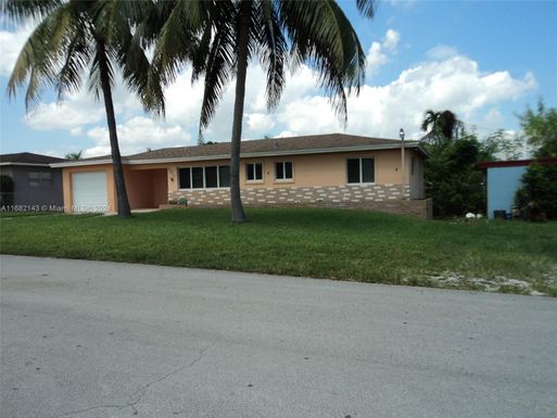 2611 Rodman St, Hollywood FL 33020