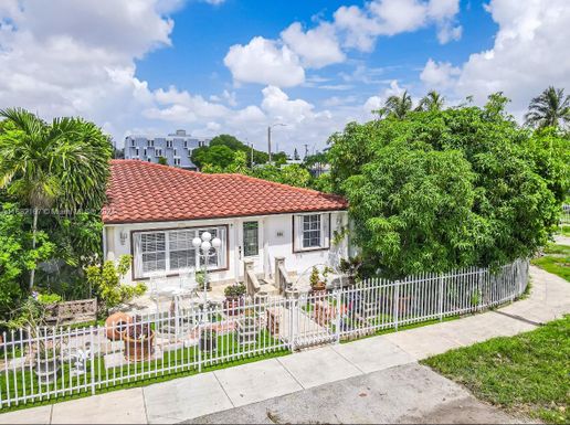 450 NW 40th Ct # 1, Miami FL 33126