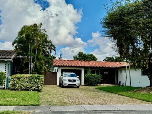 10811 SW 33rd St, Miami FL 33165