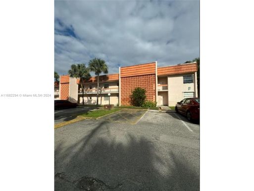 7610 Stirling Rd # 207F, Davie FL 33024