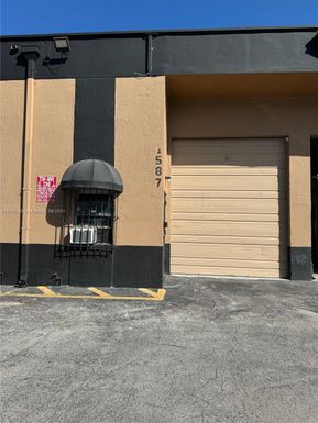 1587 W 38 pl # 1587, Hialeah FL 33012