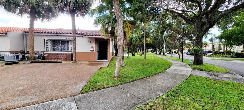 6930 Holly Rd, Miami Lakes FL 33014