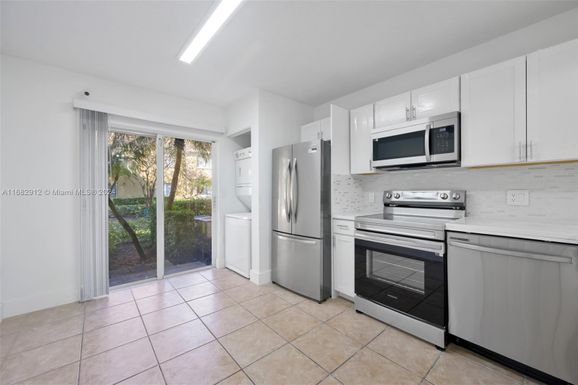 650 NW 78th Ter # 102, Pembroke Pines FL 33024