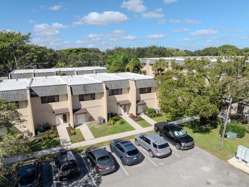 73 Deer Creek # 105, Deerfield Beach FL 33442