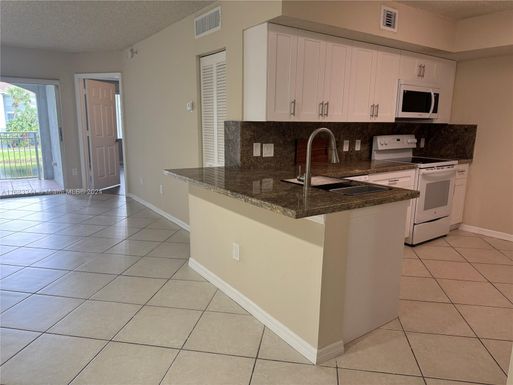 9615 NW 1st Ct # 204, Pembroke Pines FL 33024